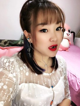 仟亿加油主播照片