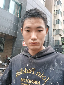 官温暖主播照片
