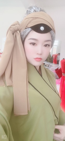 优雅的歌声主播照片