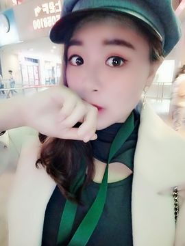 璐璐已换号播哈主播照片