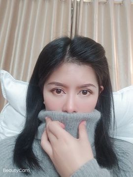 伊娜休主播照片