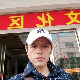 啊亮aqing主播照片