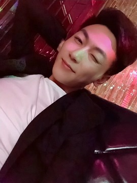嘉奇gg主播照片