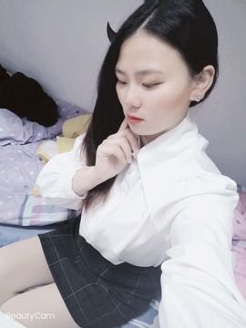 李欣love主播照片