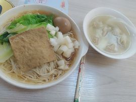 璐璐已换号播哈主播照片