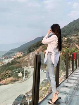 直播就酒主播照片