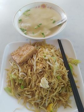 璐璐已换号播哈主播照片