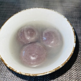 三三哟主播照片