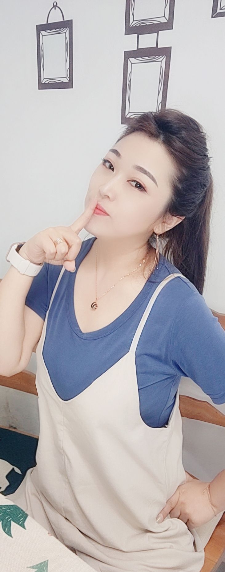 老酒馆里慵懒の猫的图片