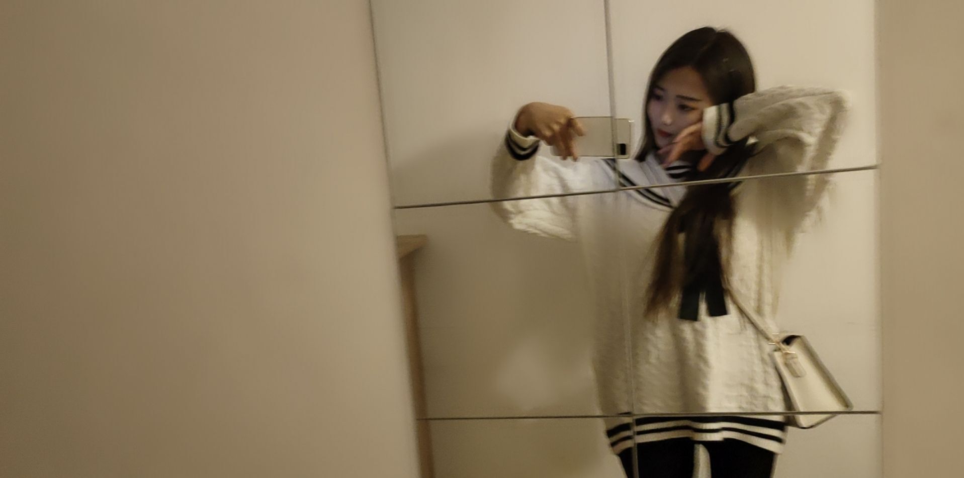 依依犟求陪伴的主播照片