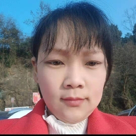 路上小心翼翼主播照片