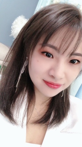 小艾回湖北不定时播主播照片