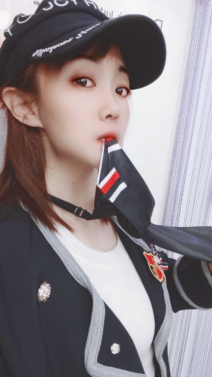 丑小鸭💞愿有一束光的图片