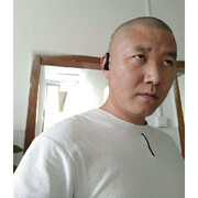 上身献给小酒桌