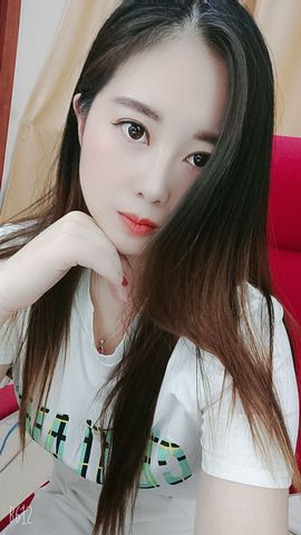 沁馨ღ求百元榜主播照片