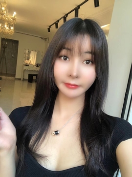 西西吃不饱啊主播照片