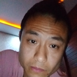贡日月义主播照片
