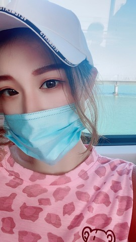 安静唱歌的䒕麻花我白主播照片