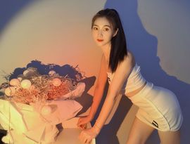 千秋雪yiliya主播照片