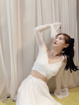 千秋雪yiliya主播照片