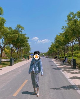 钱小亿主播照片