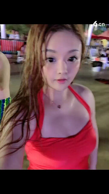 玩的很嗨。