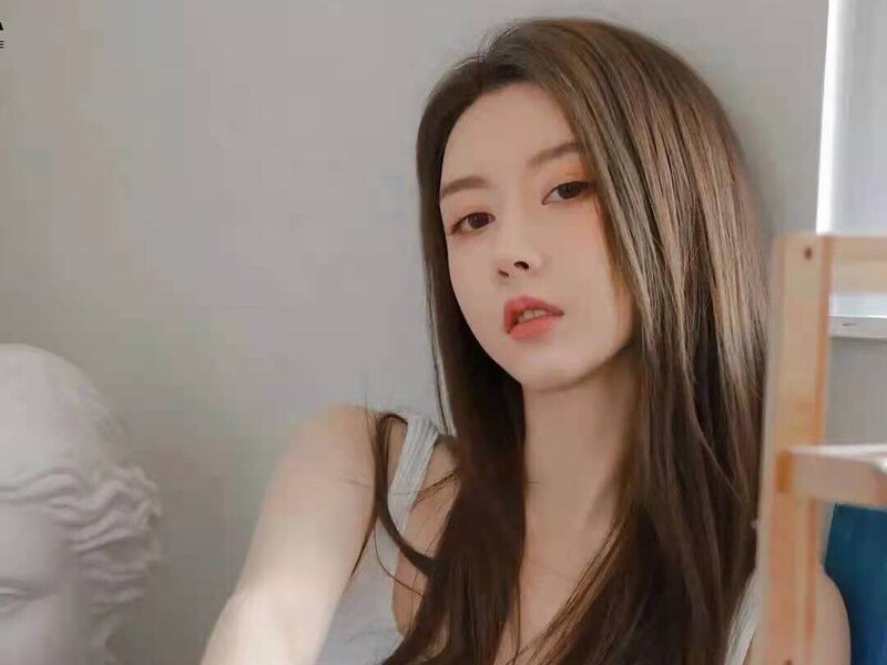 是七七呀♡的主播海报