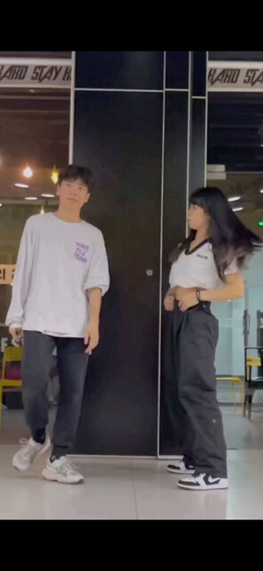 双人舞，完美降落第一
