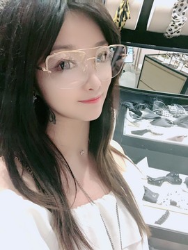 蓝小莓小朋友主播照片