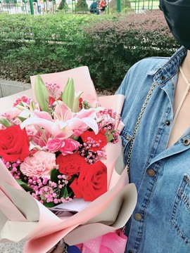 蓝小莓小朋友主播照片