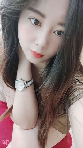 沁馨ღ求百元榜主播照片