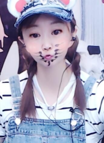 丑小鸭💞愿有一束光的图片