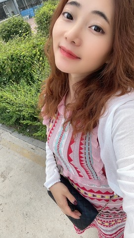 杨小欠er主播照片