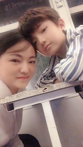 小海屯🐬李主播照片