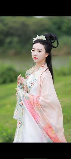 疯狂的药药宝贝主播照片