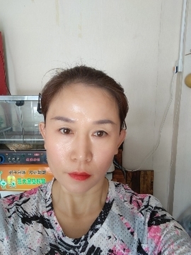 小鸟衣任主播照片