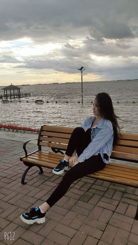 沁馨ღ求百元榜主播照片
