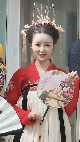 柒七休主播照片