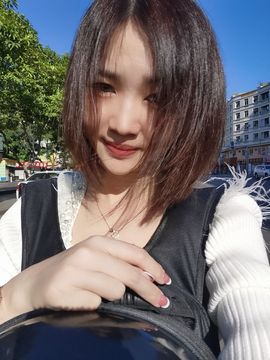千秋雪yiliya主播照片
