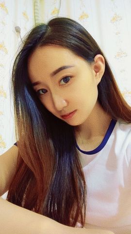 露露梦想暴富主播照片