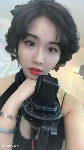 茶茶大吉大利主播照片