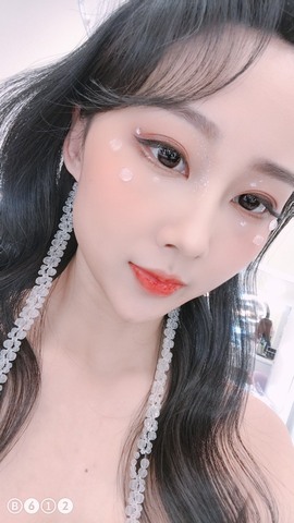 一字马~依棠主播照片