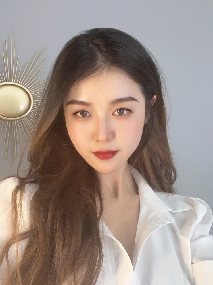 娜扎🧸休1天哦的图片