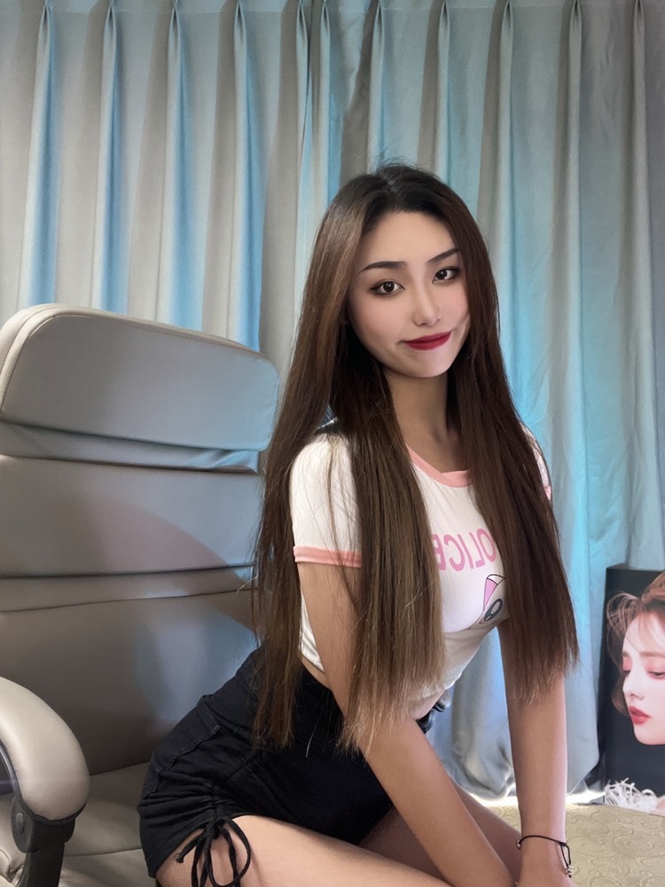 漂漂积极向上的主播照片