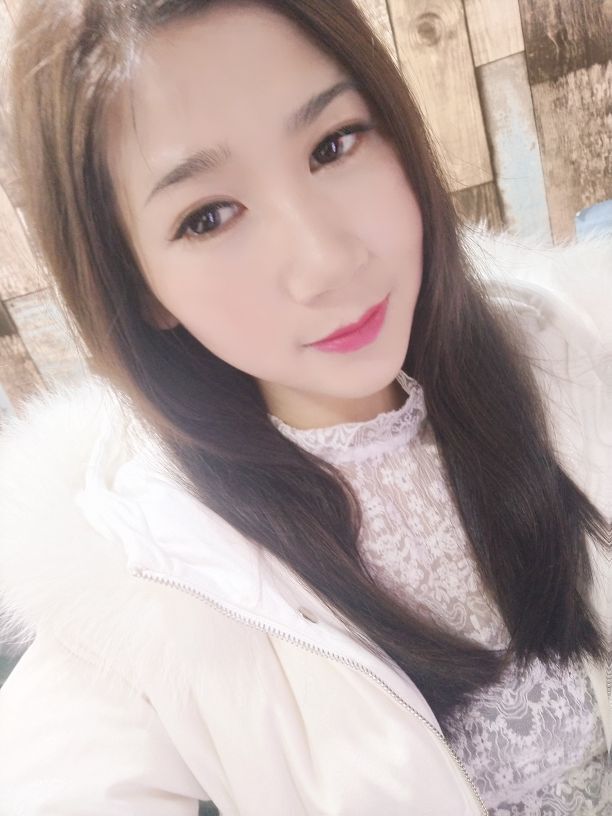 四川小娅的主播照片