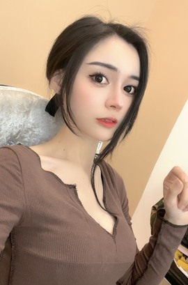 娜塔莎退主播照片