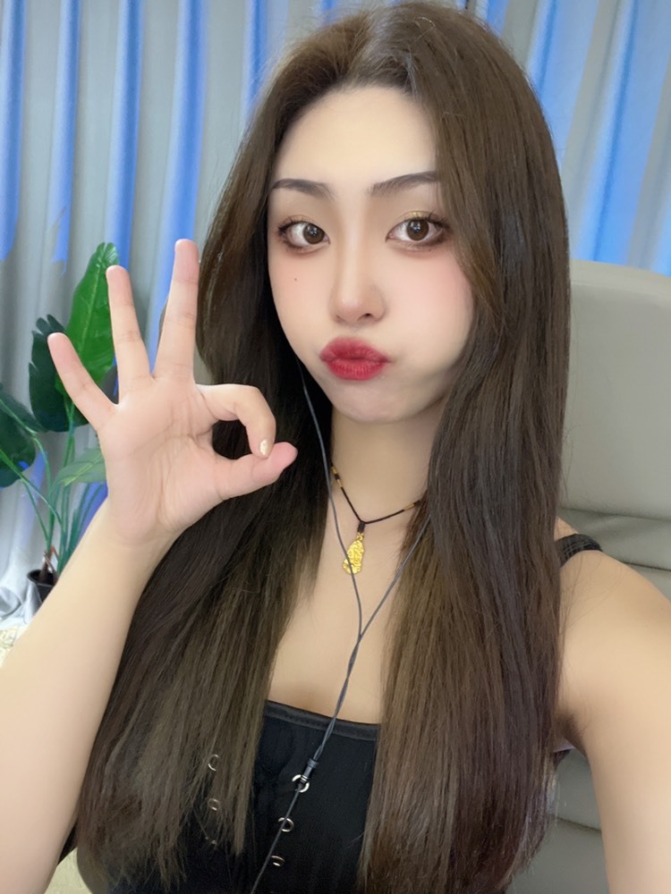 漂漂积极向上的主播照片