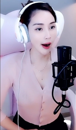 水母好美主播照片