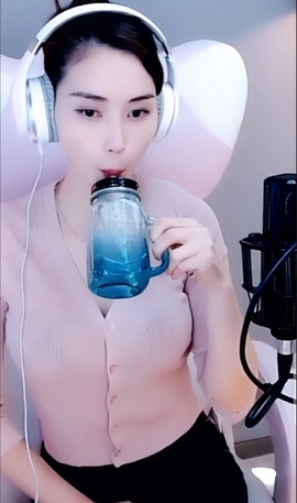 水母好美主播照片