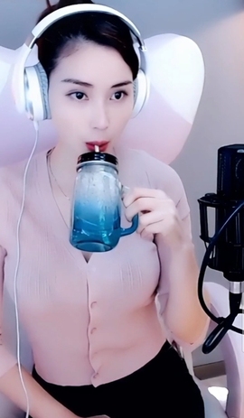 水母好美主播照片